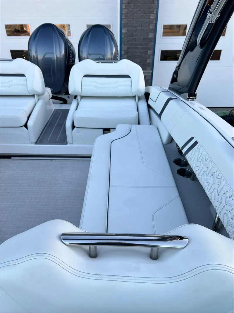 Slide: The Image of Regal LX9 2024 - 17