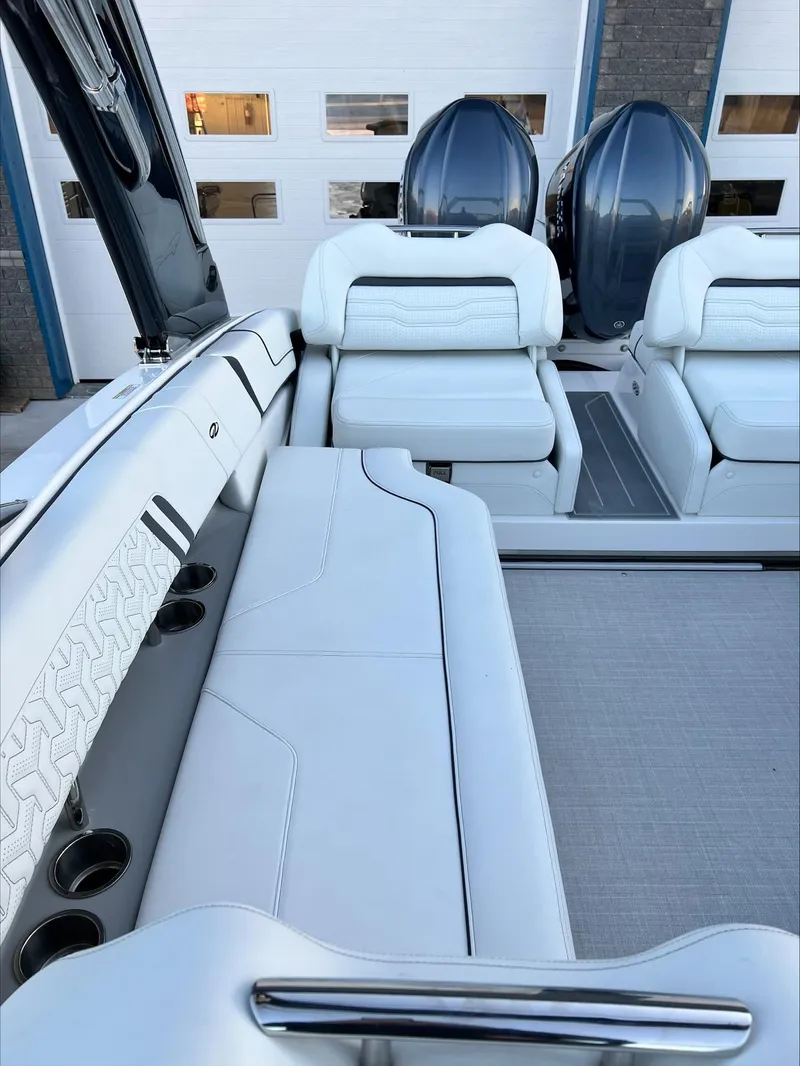 Slide: The Image of Regal LX9 2024 - 18