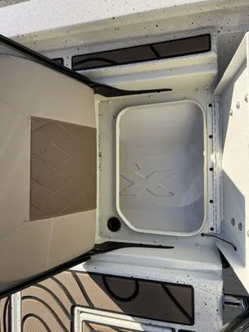 Slide: The Image of Xpress H24B 2024 - 9