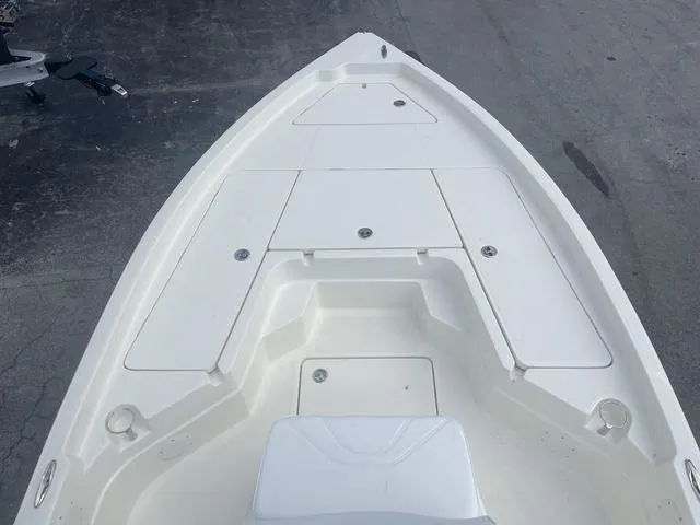 Slide: The Image of Skeeter SX210 2023 - 11