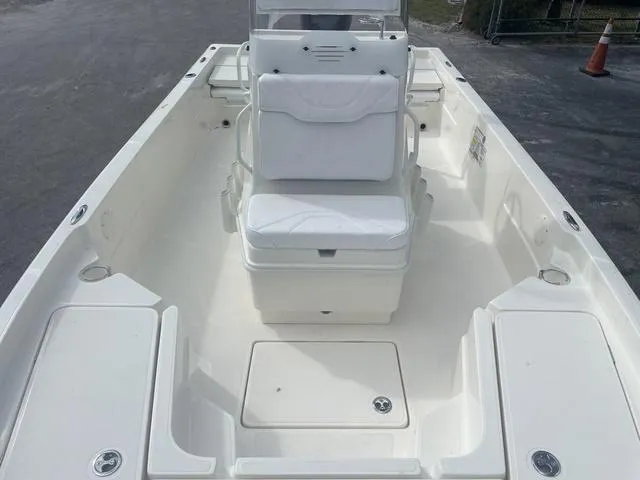 Slide: The Image of Skeeter SX210 2023 - 15