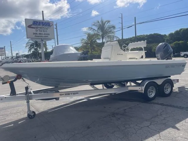 Slide: The Image of Skeeter SX210 2023 - 3