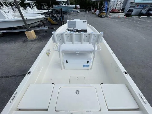 Slide: The Image of Skeeter SX210 2023 - 8