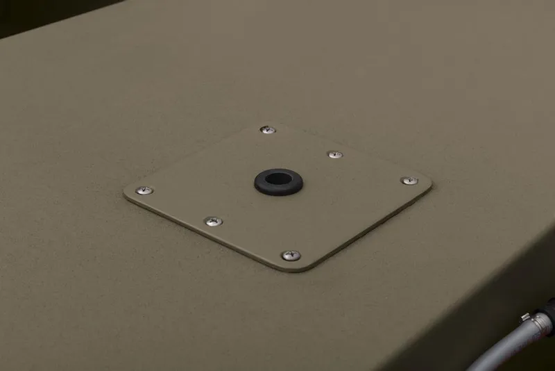 Slide: The Image of Tracker Grizzly 1648 SC 2024 - 13