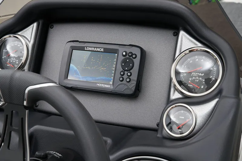 Slide: The Image of Triton 19 TrX 2024 - 32