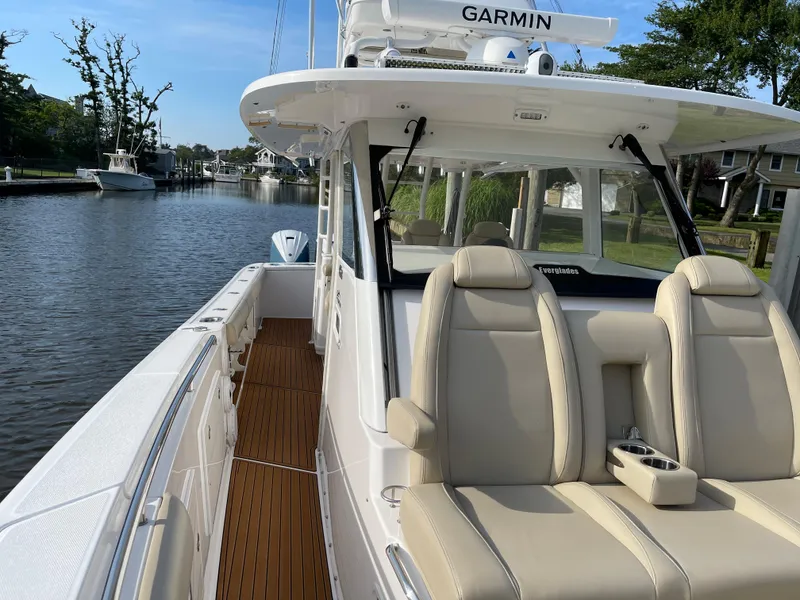 Slide: The Image of Everglades 435 Center Console 2019 - 50