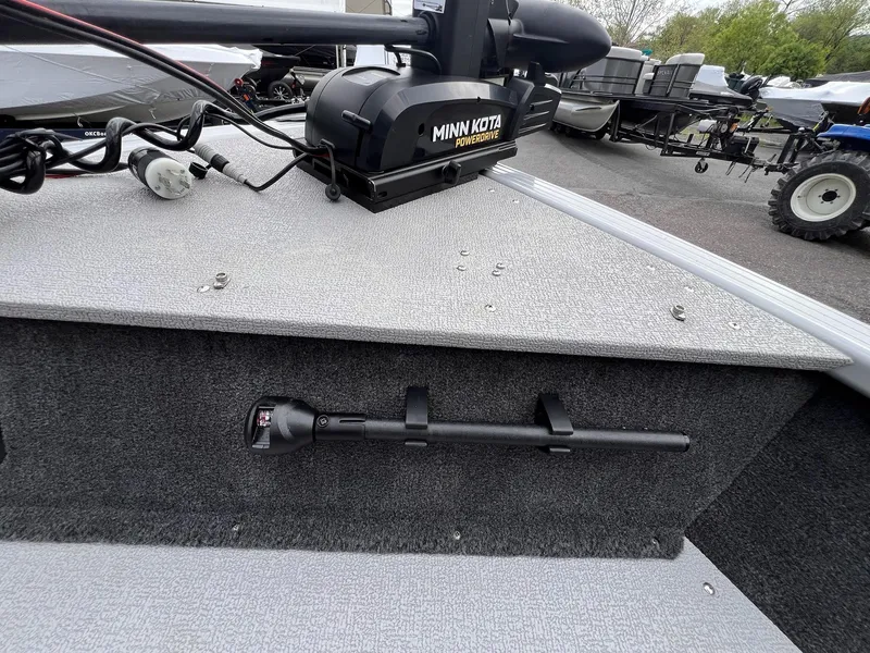 Slide: The Image of 2024 Starcraft Renegade 168 DC boat with Minn Kota PowerDrive trolling motor. - 9