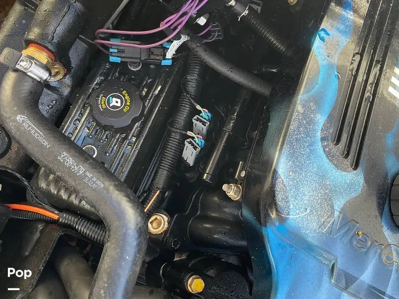 Slide: The Image of 2004 Larson 220 Cabrio for sale in Somerset, MA - 29