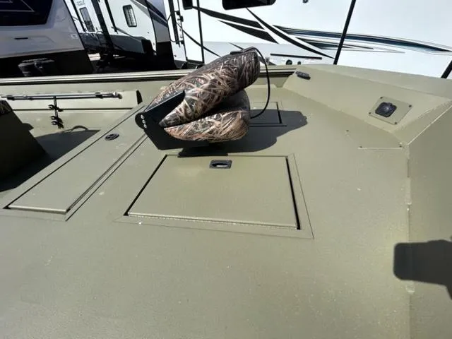 Slide: The Image of Lowe rx20CC 2023 - 2