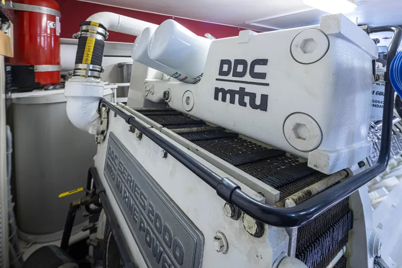 Slide: The Image of Viking 72 Convertible 2000 - 51