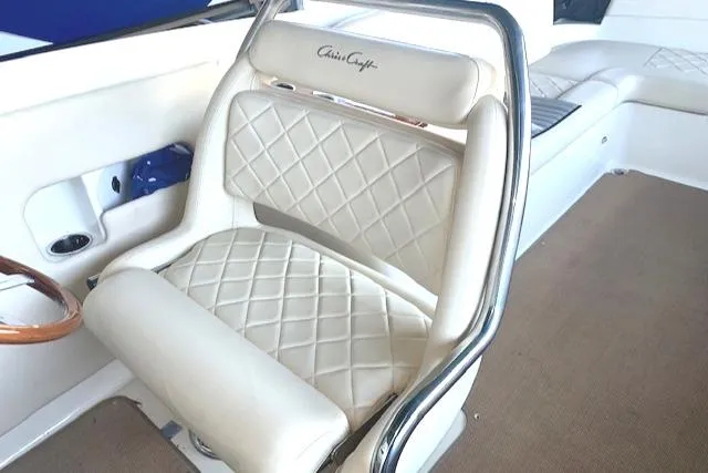 Slide: The Image of Helm seat w/ bolster - 26