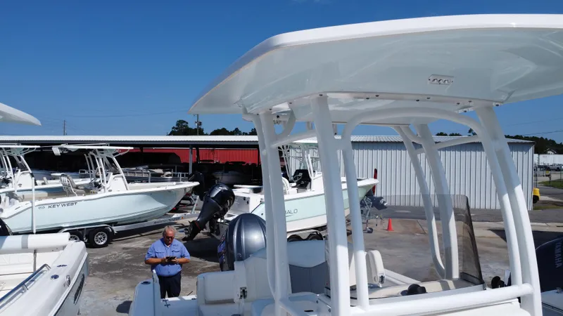 Slide: The Image of Robalo R222 Explorer 2024 - 17