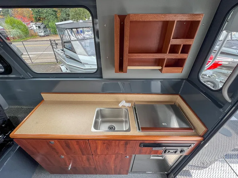 Slide: The Image of Hewescraft 270 Pacific Explorer 2026 - 13