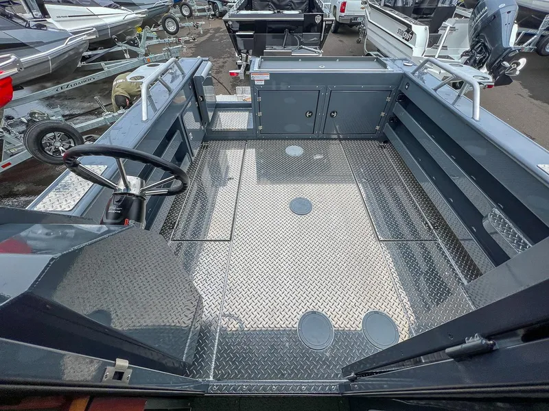 Slide: The Image of Hewescraft 270 Pacific Explorer 2026 - 15