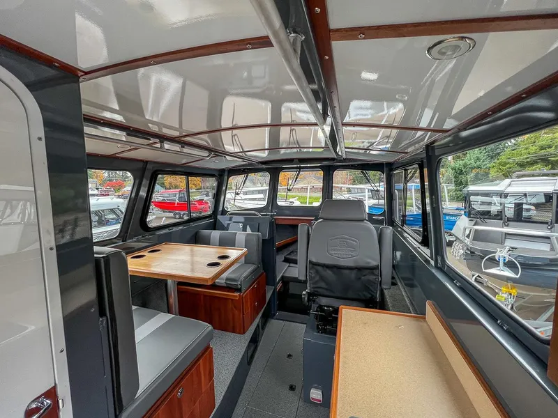 Slide: The Image of Hewescraft 270 Pacific Explorer 2026 - 7