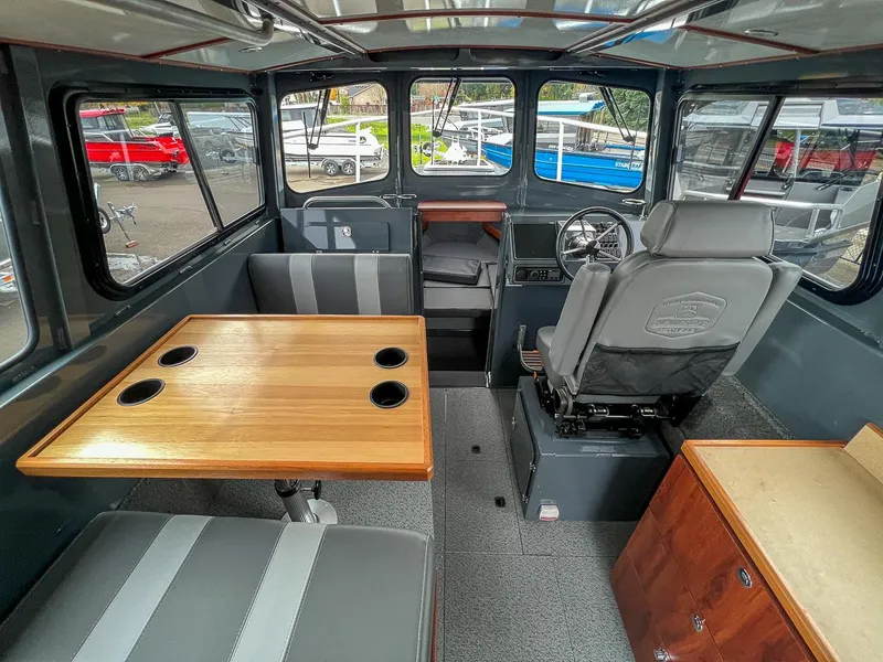 Slide: The Image of Hewescraft 270 Pacific Explorer 2026 - 8