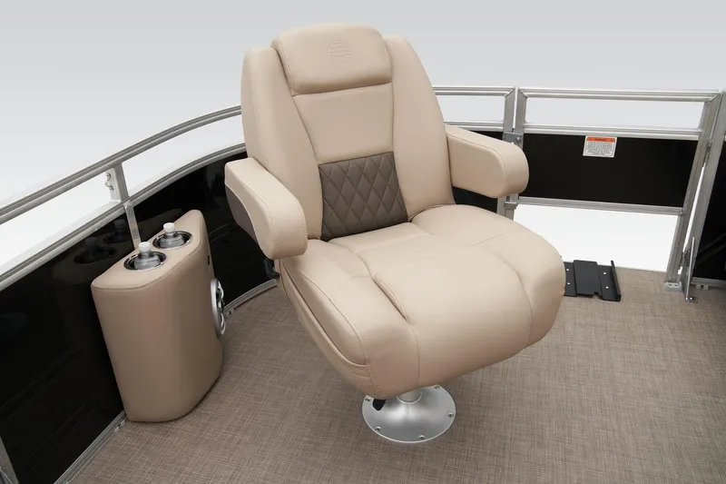 Slide: The Image of Sun Tracker SportFish 20 DLX - 20