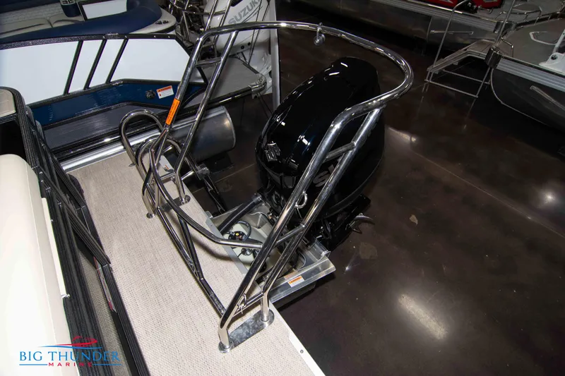 Slide: The Image of 2023 Crest Classic DLX 240 SLC boat engine and rear deck at Big Thunder Marine. - 41
