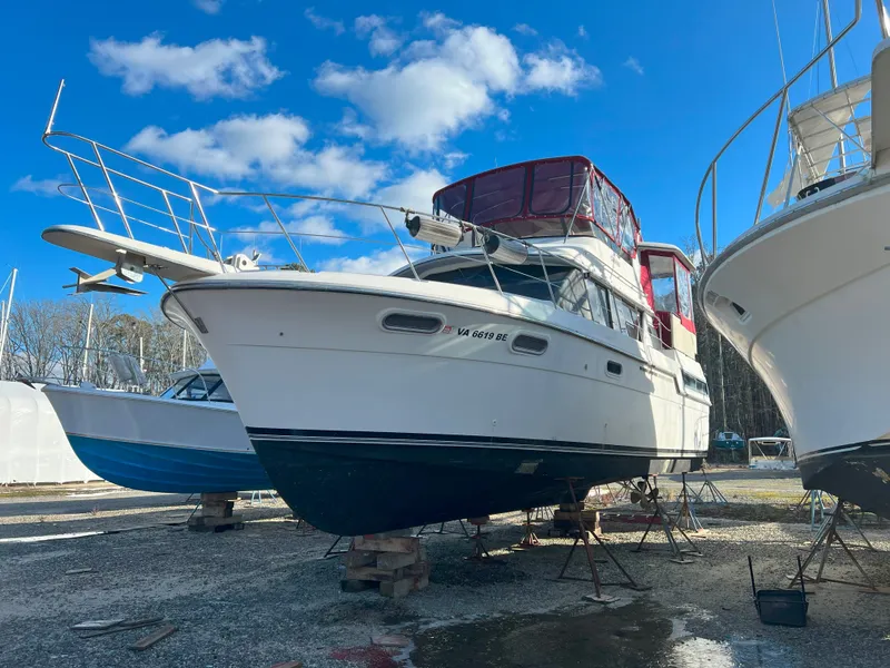 The Image of Carver 3807 Aft Cabin Motor Yacht 1987 - 0