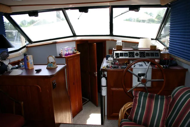 Slide: The Image of Carver 3807 Aft Cabin Motor Yacht 1987 - 19
