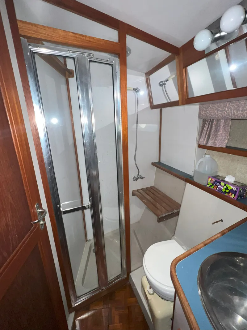 Slide: The Image of Carver 3807 Aft Cabin Motor Yacht 1987 - 32