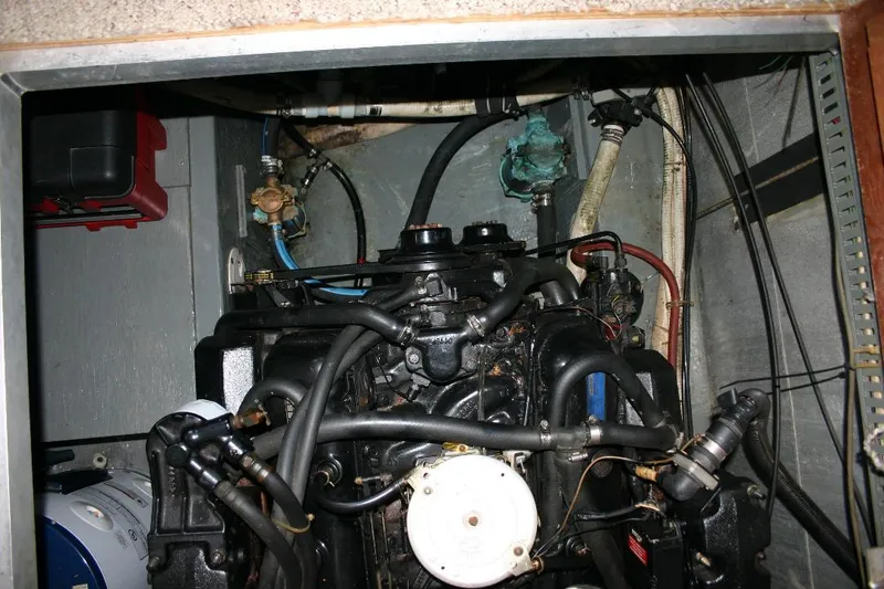 Slide: The Image of Carver 3807 Aft Cabin Motor Yacht 1987 - 42