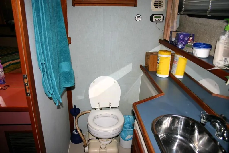 Slide: The Image of Carver Yachts 3807 Aft Cabin Motor Yacht 1987 - 35