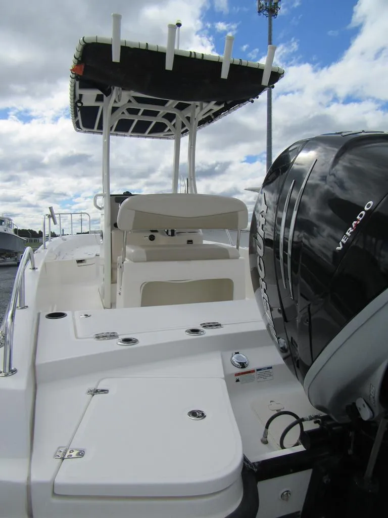 Slide: The Image of 2019 Boston Whaler 240 Dauntless boat with Mercury Verado engine. - 19