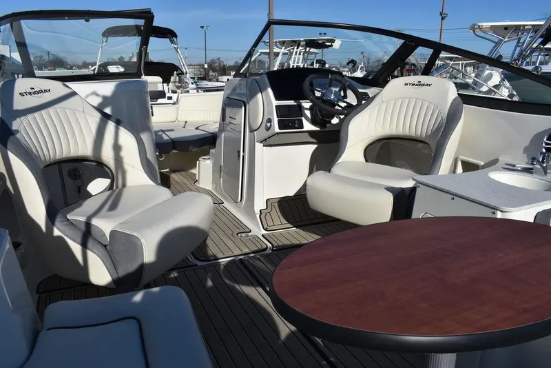 Slide: The Image of Stingray 231 DC 2024 - 50