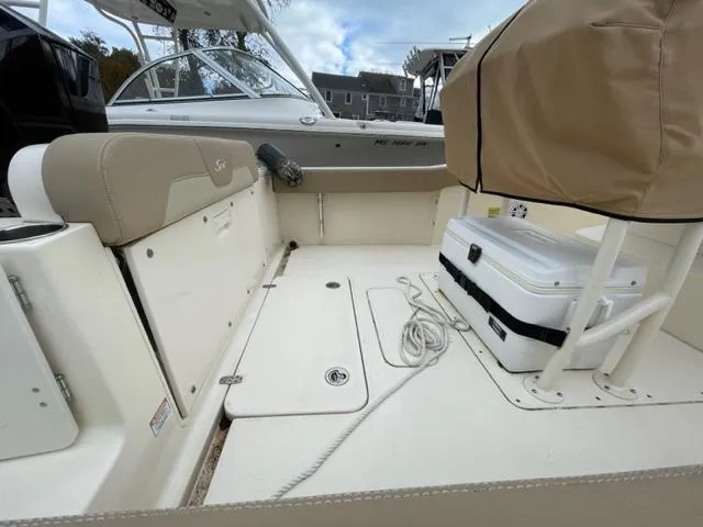 Slide: The Image of Scout 240 XSF 2023 - 4