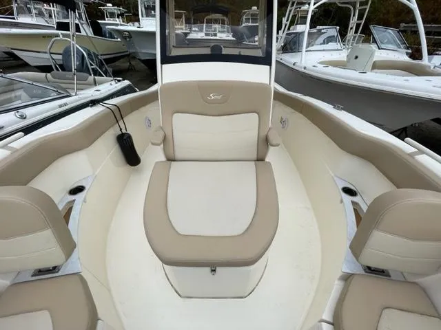 Slide: The Image of Scout 240 XSF 2023 - 9