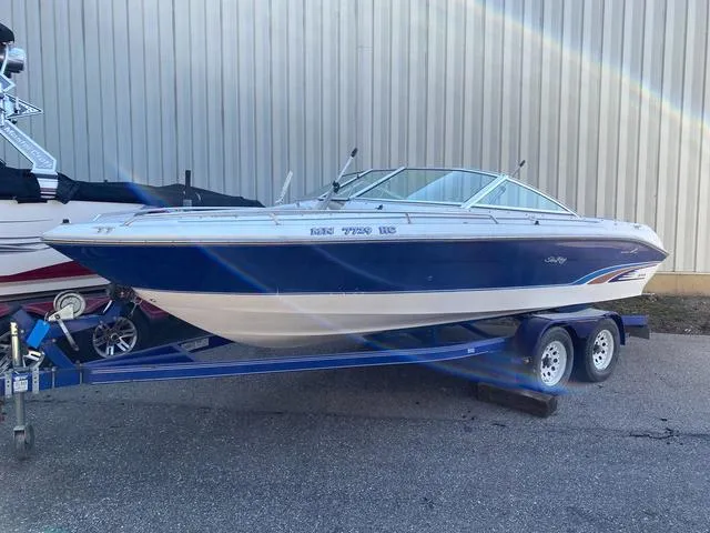 The Image of Sea Ray 210 Bow Rider 1996 - 1