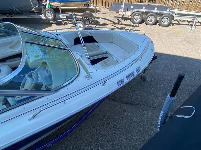 Slide: The Image of Sea Ray 210 Bow Rider 1996 - 11