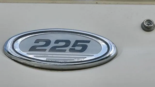 Slide: The Image of Sea Ray 225 Weekender 2002 - 21