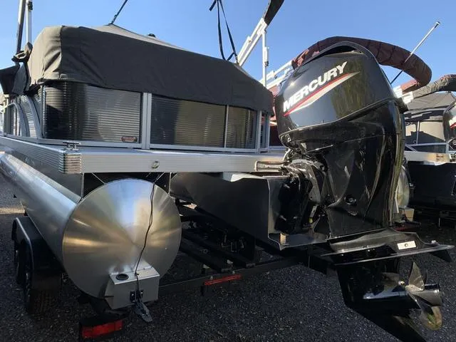 Slide: The Image of Bennington 20 SL - L Bench - Pontoon 2024 - 3