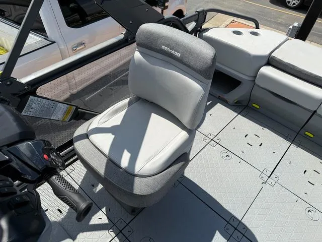 Slide: The Image of Sea-Doo Switch Sport 21 2024 - 12