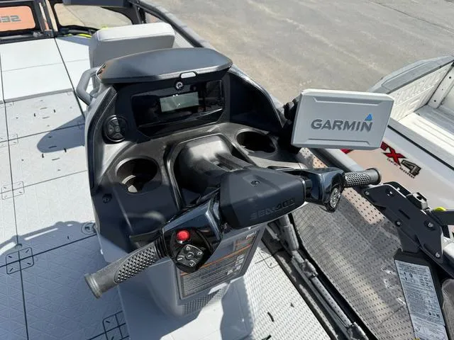 Slide: The Image of Sea-Doo Switch Sport 21 2024 - 14