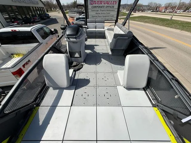 Slide: The Image of Sea-Doo Switch Sport 21 2024 - 4