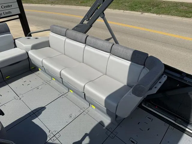 Slide: The Image of Sea-Doo Switch Sport 21 2024 - 8