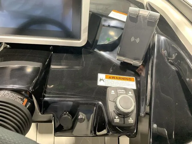 Slide: The Image of Yamaha 252XE 2024 - 19