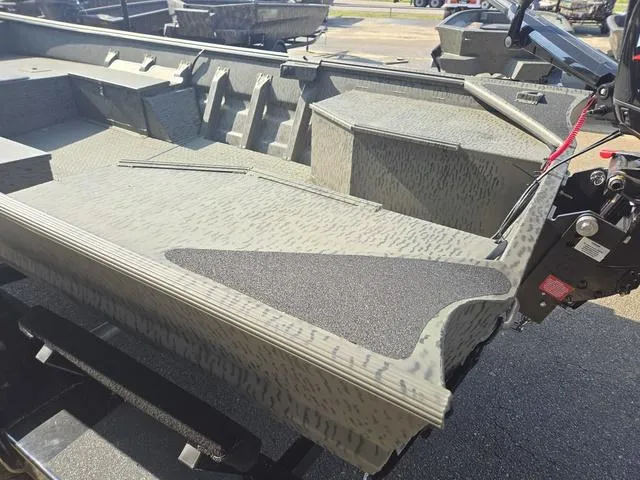 Slide: The Image of War Eagle 860 Ldsv 2024 - 13