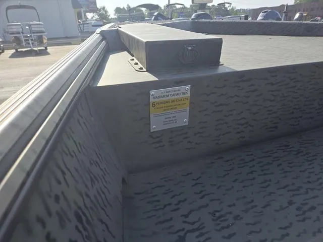 Slide: The Image of War Eagle 860 Ldsv 2024 - 16