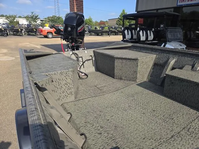 Slide: The Image of War Eagle 860 Ldsv 2024 - 7