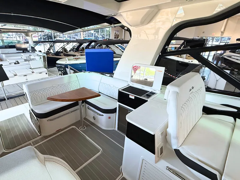 Slide: The Image of Sea Ray Sundancer 370 2027 - 12