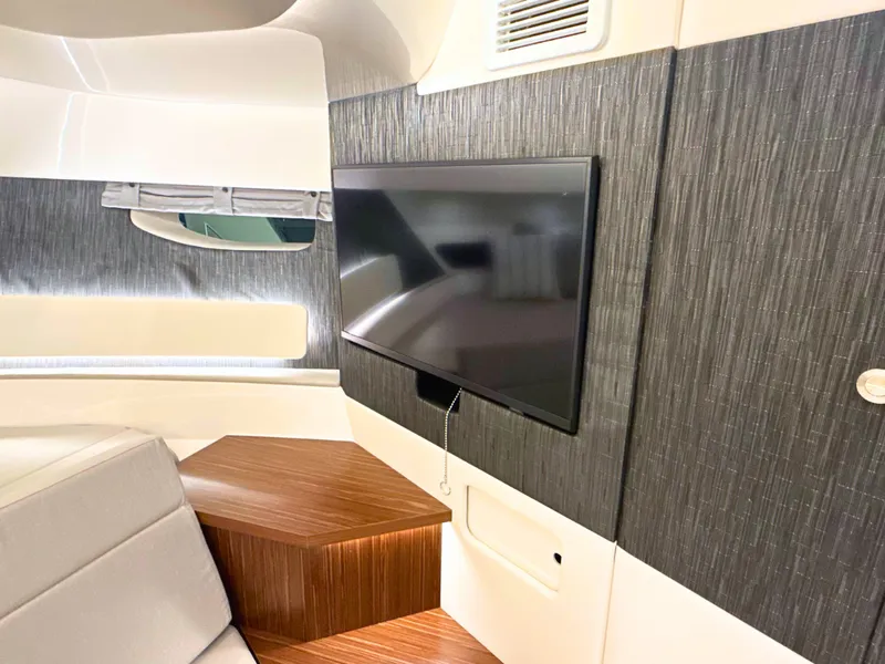 Slide: The Image of Sea Ray Sundancer 370 2027 - 31