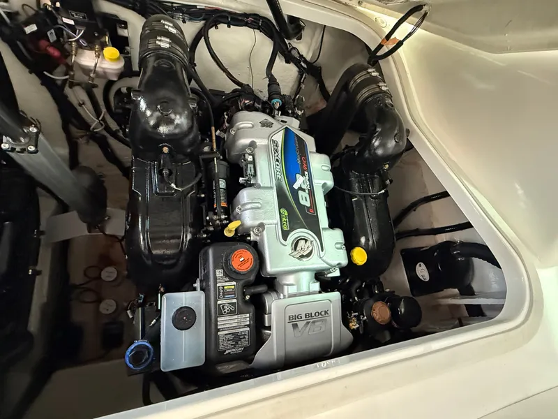Slide: The Image of Sea Ray Sundancer 370 2027 - 58