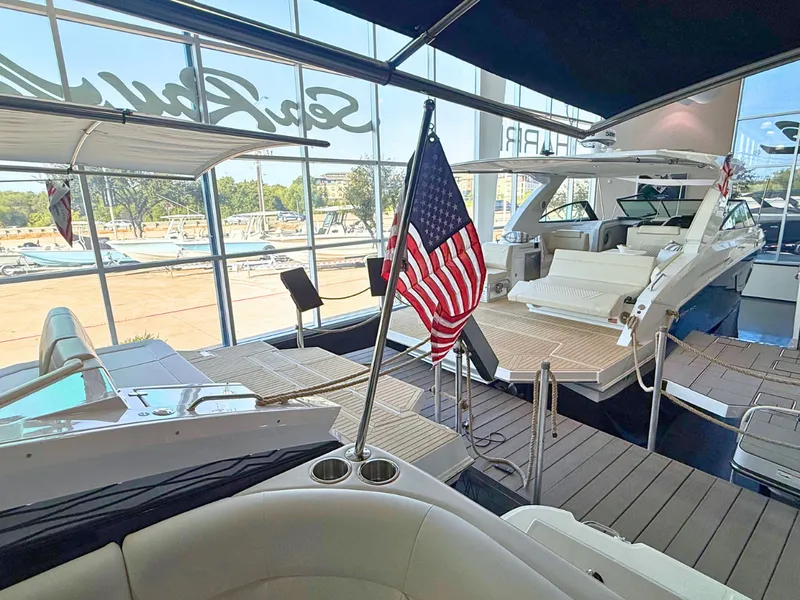 Slide: The Image of Sea Ray Sundancer 370 2027 - 6