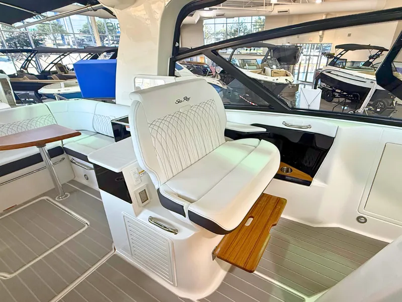 Slide: The Image of Sea Ray Sundancer 370 2027 - 20