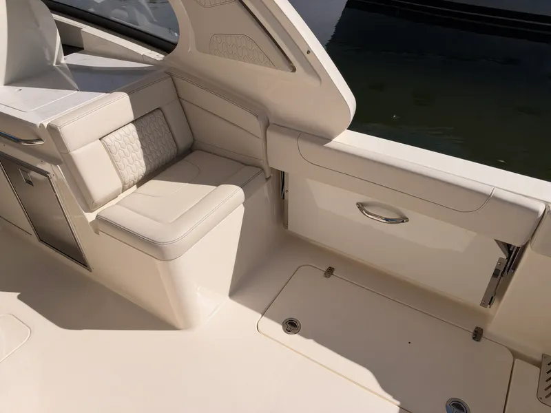 Slide: The Image of Scout 288 Dorado 2027 - 17