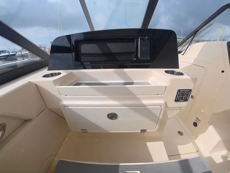 Slide: The Image of Scout 288 Dorado 2027 - 21